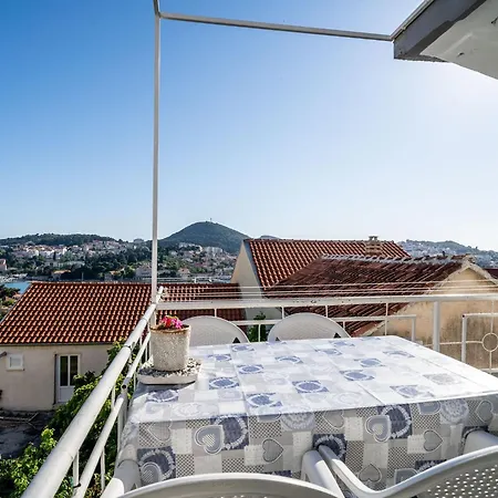 & Alan - One Bedroom With Balcony And Sea View