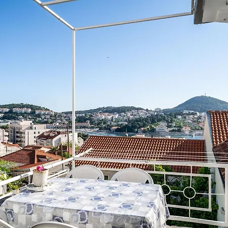 & Alan - One Bedroom With Balcony And Sea View Dubrownik