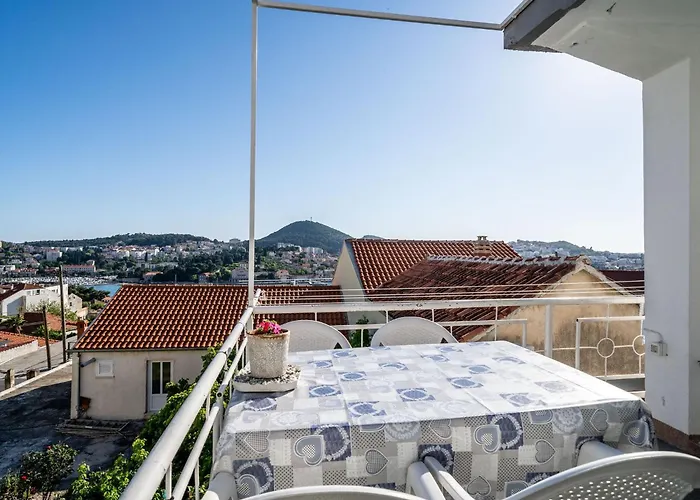 & Alan - One Bedroom With Balcony And Sea View