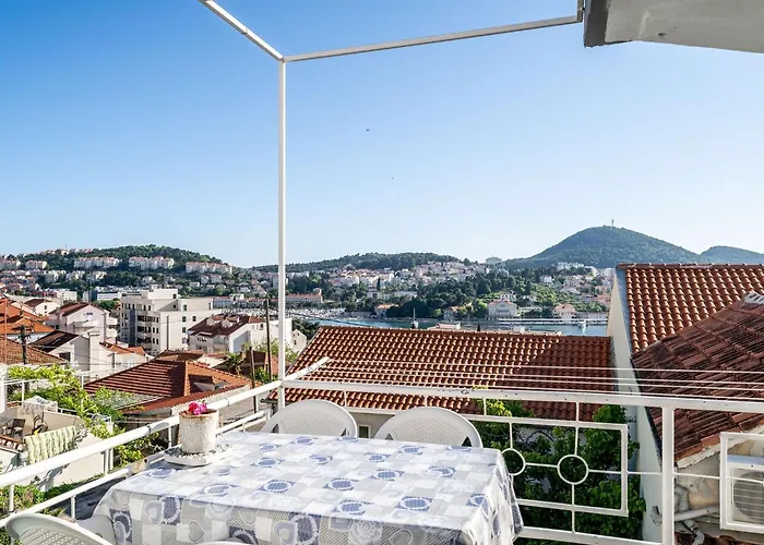 & Alan - One Bedroom With Balcony And Sea View Dubrovnik